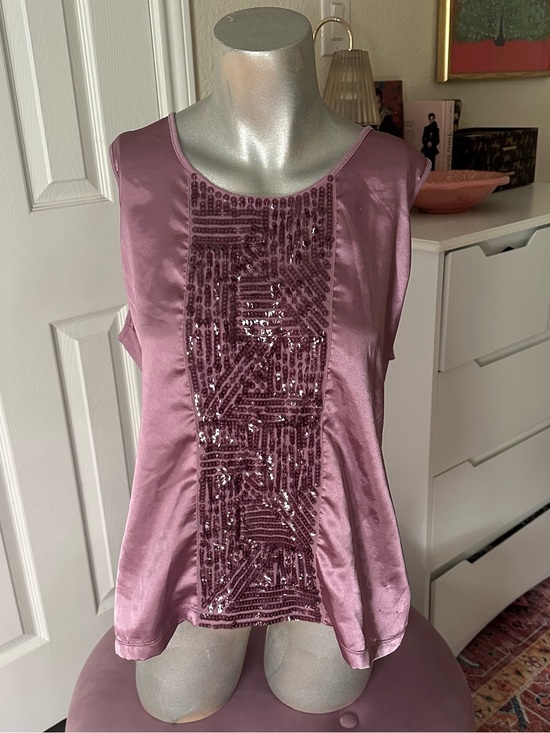 Dana Buchman Tops - Dana Buchman Y2K Purple Sequin Detail Satin-Feel Top
